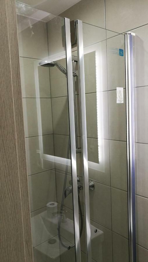 Comfortable Studio Only 20 Minutes From International Conference Center Katowice Best Place For Wuf2022 Eec Tnf Off Etc Siemianowice Slaskie Luaran gambar